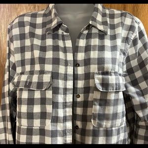 Checkered bf fit flannel barely worn in perfect condition